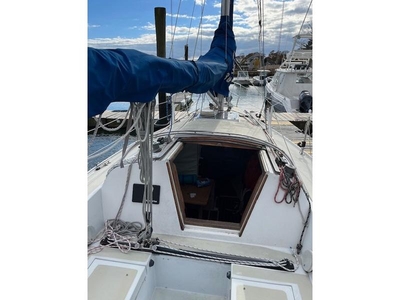 1983 Ericson 30 sailboat for sale in Connecticut