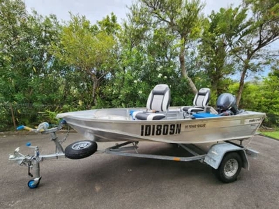 Savage boat with Trailer, Yamaha Motor, Raymarine Fish Finder