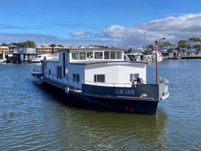 Live On River Boat/River Cruiser