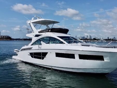 Cruisers Yachts 60 Cantius Fly