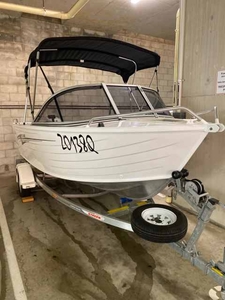 Stacer 429 Seaway runabout with 40HP Evinrude