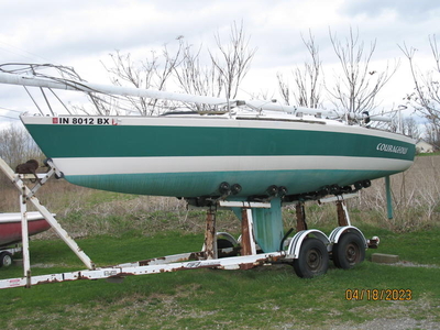 1982 Pearson J-24 sailboat for sale in Michigan