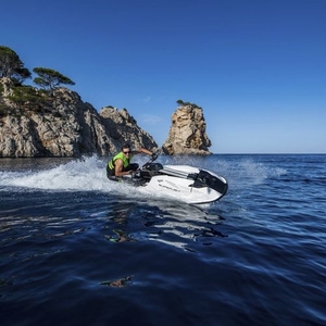 Swing-arm jet-ski - Super - Yamaha WaveRunner - solo / electric