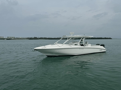 2015 Boston Whaler 320 Outrage Cuddy | 32ft