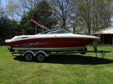 2004 Sea Ray 200 Select In Awesome Condition. NEW 350 Mag MPI Engine & Outdrive