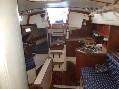 1987 CAL 33-2 - Ray Hunt sailboat for sale in New York