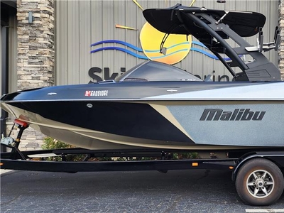 2018 Malibu 25 LSV- Fresh water with low hours