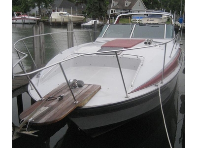 1987 Larson Contempra 300 powerboat for sale in Michigan