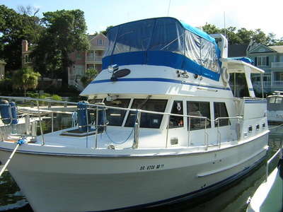 1987 marine trader sundeck powerboat for sale in South Carolina