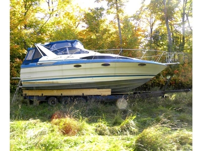 1988 Bayliner Avanti 2955 powerboat for sale in