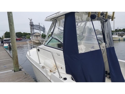 2001 Seaswirl 2601 powerboat for sale in Massachusetts