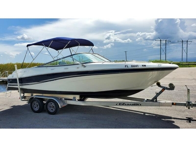 2002 Four Winns 240 Horizon powerboat for sale in Florida