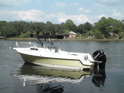 2004 Aquasport 225 Explorer powerboat for sale in Florida