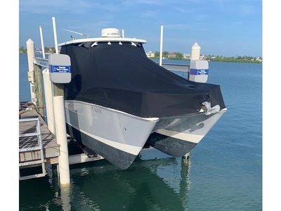 2019 World Cat 255 DC powerboat for sale in Florida