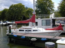 1981 Catalina Yachts 27 sailboat for sale in New York
