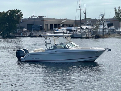 2017 Robalo 247 Dual Console | 24ft