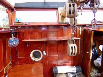 Classic Dutch Barge 63ft (1931) for sale