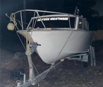 18ft Chivers Thunderbird Half Cabin Boat