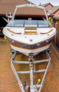 Four Winns Horizon 210 (powerboat) for sale
