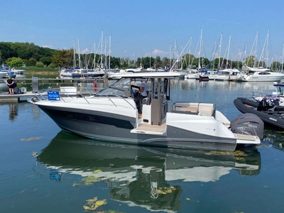 Jeanneau Cap Camarat 10.5 Série 2 (powerboat) for sale