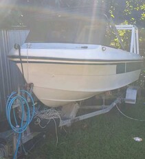 Boat 4 seater with roof top no motor $6000