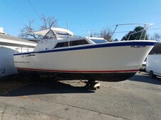 USED NO RESERVE HATTERAS CRUISER 28FT YACHT 4 PERSON SLEEPER