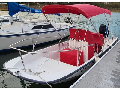 2000 Boston whaler Montauck powerboat for sale in Connecticut