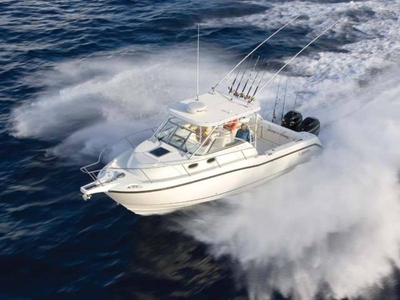 2009 Boston Whaler 305 Conquest powerboat for sale in California