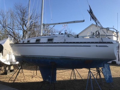 1982 Hunter 27 sailboat for sale in Maryland