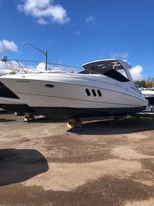 2010 Cruisers Yachts 330 Express | 35ft