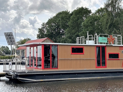 Nordic 40 CE-C Sauna Houseboat