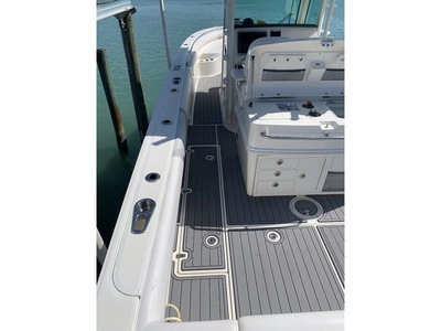 Boston Whaler 320 Outrage powerboat for sale in Florida