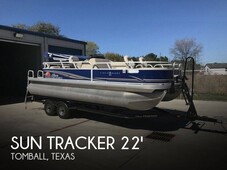 Sun Tracker Fishin Barge 22 DLX