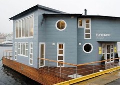 2015 Grey Floating House Houseboat, EUR 420.000,-