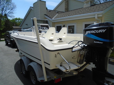 1998 Robalo 19CC powerboat for sale in Wisconsin