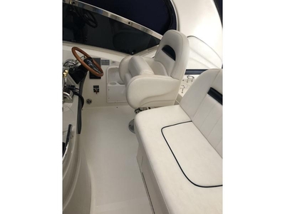 2005 Sea Ray 390 Sundancer powerboat for sale in New York