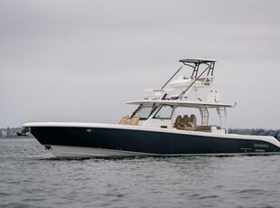 2019 Everglades 435 Center Console MAD HATTER | 43ft