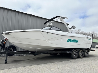 2023 Malibu 26 LSV