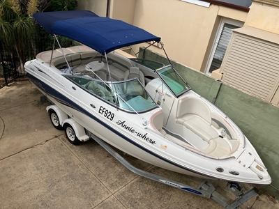 CHAPARRAL 246 SSI BOW RIDER WITH TRAILER