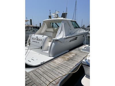 2004 Tiara Sovran powerboat for sale in Michigan