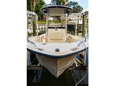 2005 Sea Hunt Triton 232 powerboat for sale in Florida