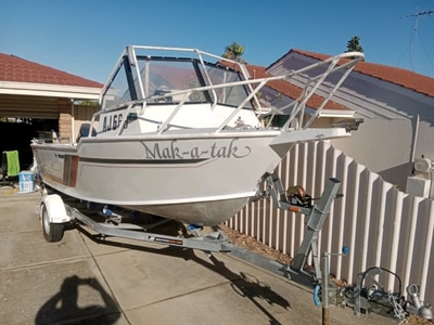 Still available _ Plate boat 5.2m in excellent condition