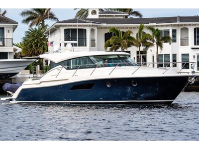 TIARA 44 COUPE powerboat for sale in Florida