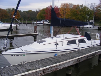 1990 Hunter Marine 27 sailboat for sale in New York