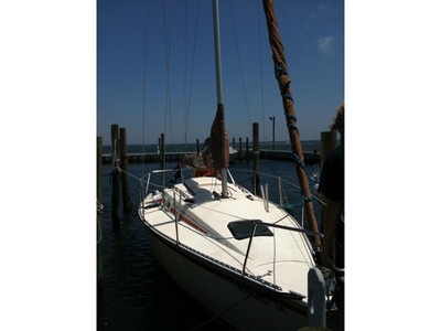 1986 Hunter 25.5 sailboat for sale in New York