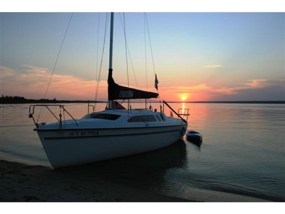 1994 Hunter Hunter 23.5 sailboat for sale in Outside United States