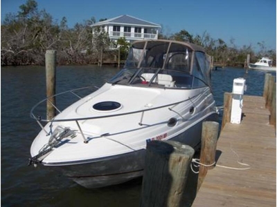 2004 Regal Commodore 2665 powerboat for sale in Florida