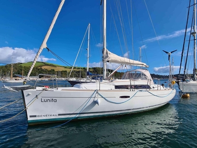 Bénéteau Océanis 31 (sailboat) for sale