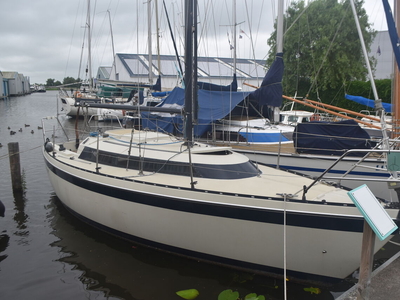 Friendship 28 (sailboat) for sale