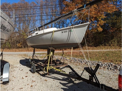 1985 Freedom 21 sailboat for sale in Indiana